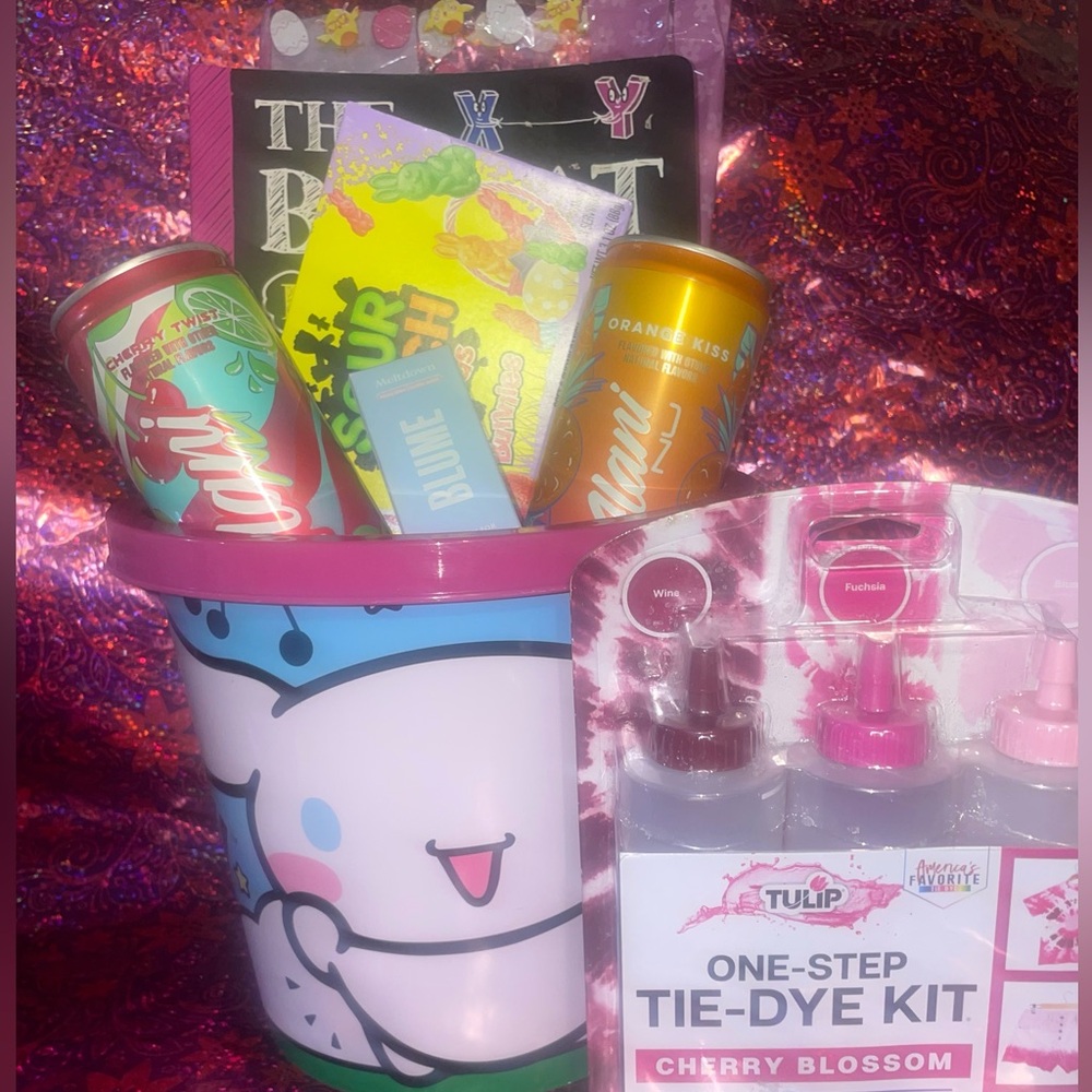 Teenage Girl Easter Bucket